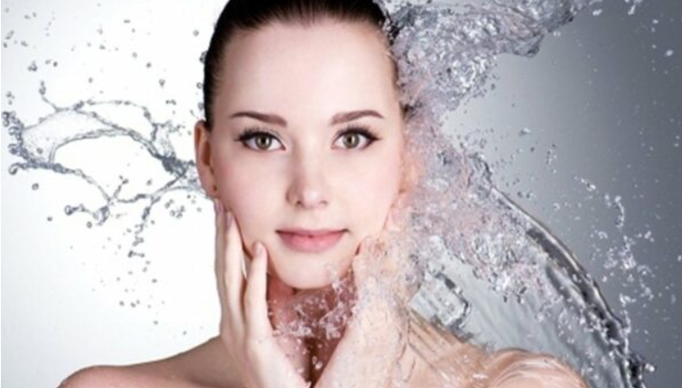 Sử dụng nguồn nước từ máy lọc nước nóng lạnh giúp làm đẹp làn da của bạn